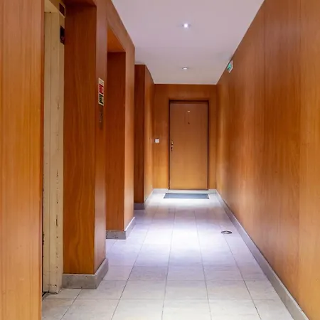 Hostwise - Modern Flat W/ Terrace | Near The *