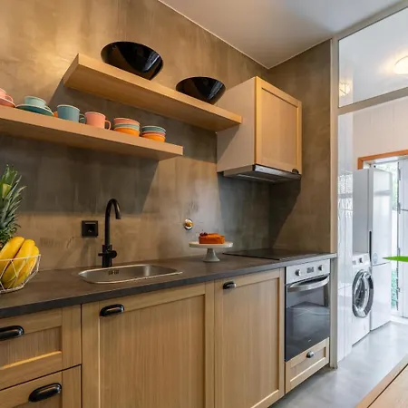 Apartament Hostwise - Modern Flat W/ Terrace | Near The