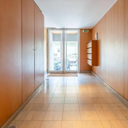 Hostwise - Modern Flat W/ Terrace | Near The