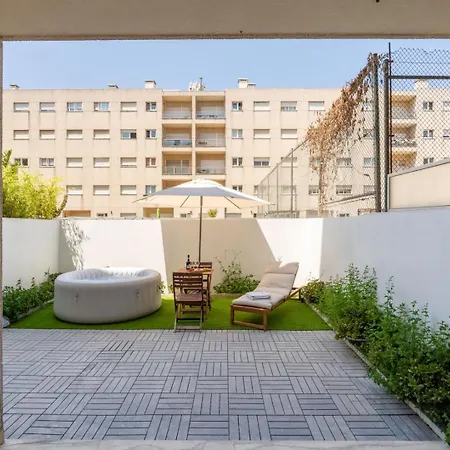 Apartament Hostwise - Modern Flat W/ Terrace | Near The *