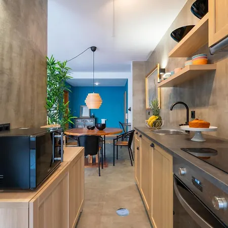 Hostwise - Modern Flat W/ Terrace | Near The Apartament *