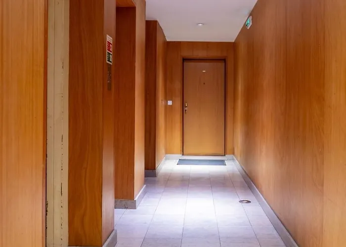 Hostwise - Modern Flat W/ Terrace | Near The *