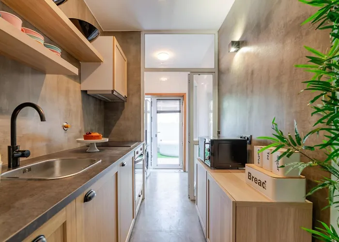 Hostwise - Modern Flat W/ Terrace | Near The アパート *