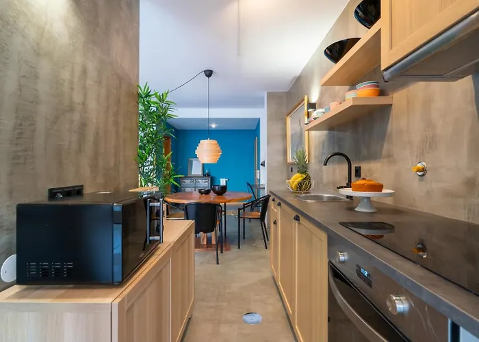 Hostwise - Modern Flat W/ Terrace | Near The アパート *