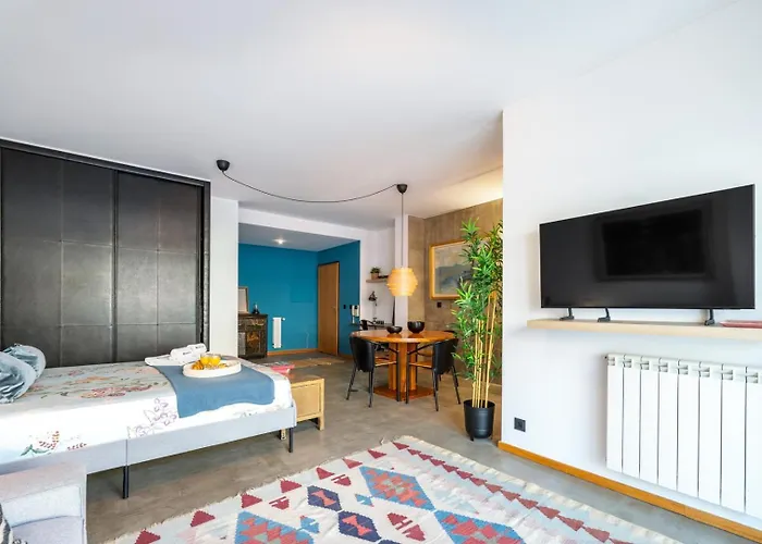 Apartamento Hostwise - Modern Flat W/ Terrace | Near The *