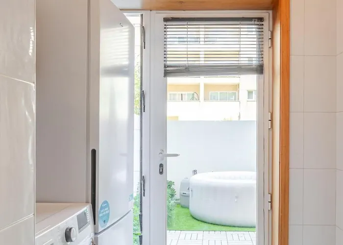 Hostwise - Modern Flat W/ Terrace | Near The *